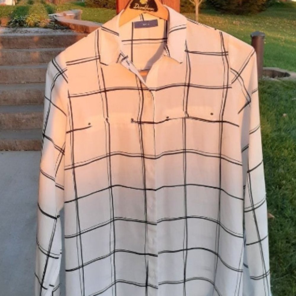 Apt 9 Button Up Blouse